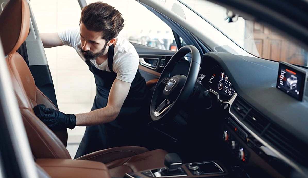 Mobil Adreste Araç Koltuğu Temizleme